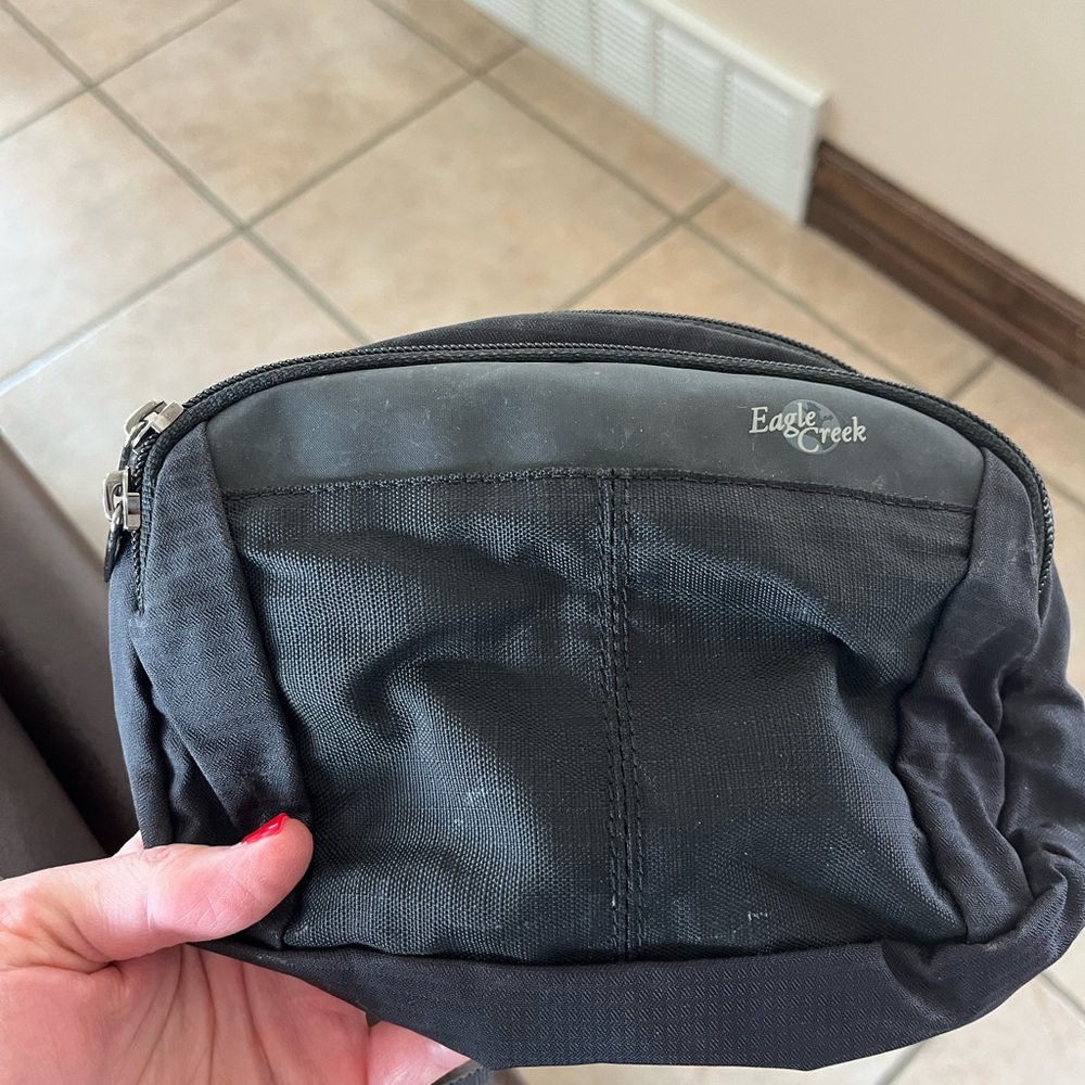 Eagle Creek Black Fanny Pack 9 X 6 Unisex Gem